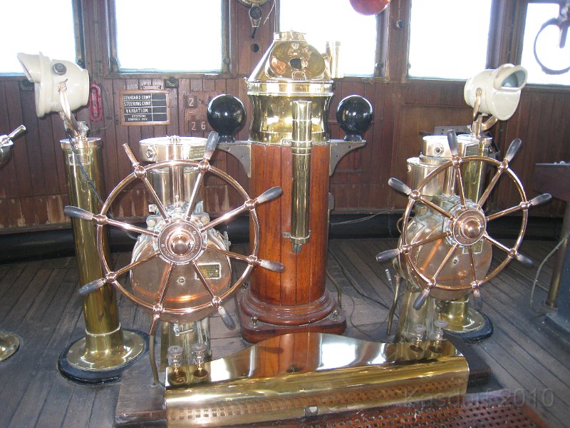 Queen Mary 2010 0320.JPG - Dual controls for when the captains wife wants to come up and visit......